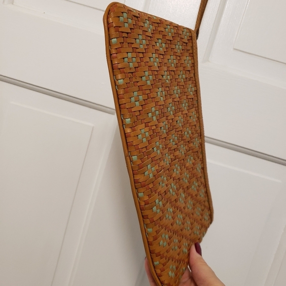 Comptoir Des Cotonniers Woven Leather Large Clutch/Wristlet, Zip Close - Picture 5 of 15